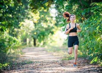 Running 4 Miles a Day: Benefits + Tips On How To Do It